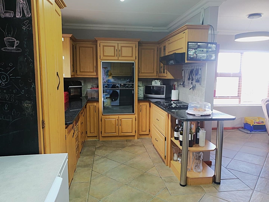 5 Bedroom Property for Sale in Dana Bay Western Cape